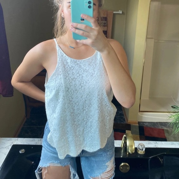 Francesca’s white tank - Picture 1 of 3